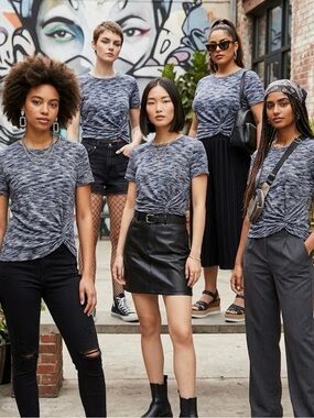 Women's Short-Sleeve Twist Tee - Heather black and white